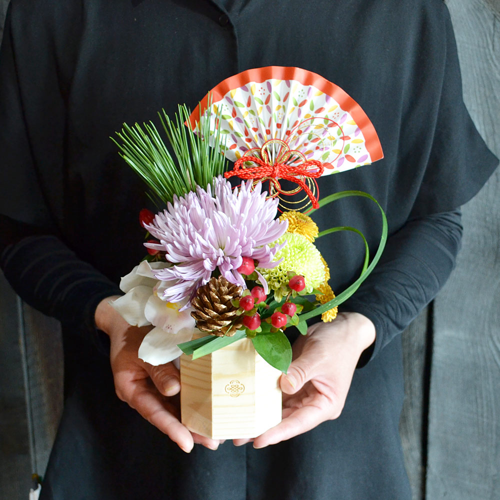 お正月アレンジ 初春 (はつはる) 正月飾り 生花 迎春アレンジメント